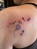 肩tattoo　風船