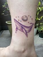 かかとtattoo　クジラ