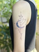 腕tattoo　青い月