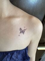 鎖骨下tattoo　蝶