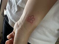 手首&かかと&耳裏tattoo　花、波、心