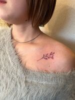 鎖骨Tattoo　かすみ草
