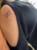肩Tattoo　BTS
