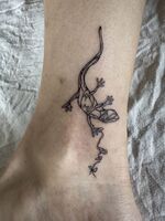 足首Tattoo　トカゲ