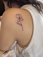 肩Tattoo　ジンジャーリリーの花