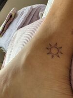 手首Tattoo　太陽と月