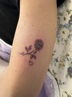 腕Tattoo　バラ