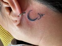 耳裏Tattoo　月　ご紹介で来てくださりました
